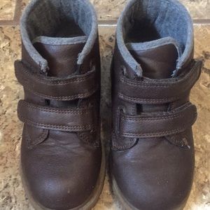 Carters Sz 11 Boys brown casual boots